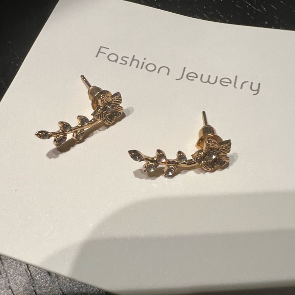 Gold Flower Earrings or Cartilage Earrings - Picture 2 of 2